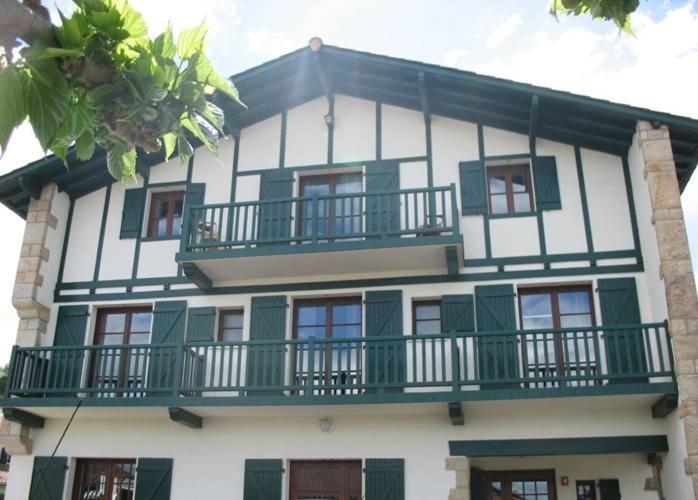 Hotel Mendionde Saint-Pee-sur-Nivelle Ngoại thất bức ảnh